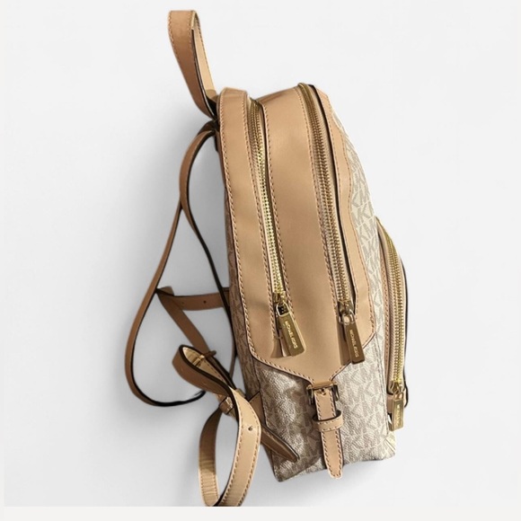 MICHAEL KORS Jaycee Medium Backpack - Picture 3 of 11